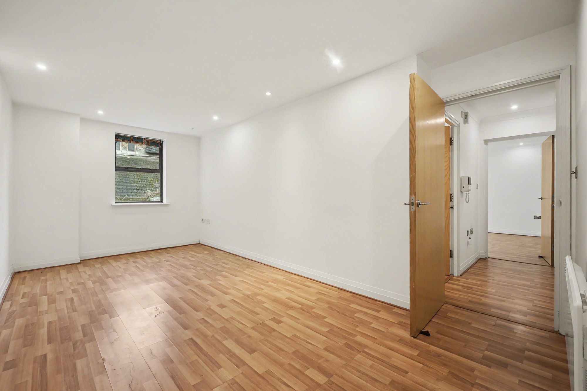 Images for Tottenham Lane, North Point Tottenham Lane, N8 EAID:2092695728 BID:d78cdad6-8851-45ca-b966-38a91e6bb6bf