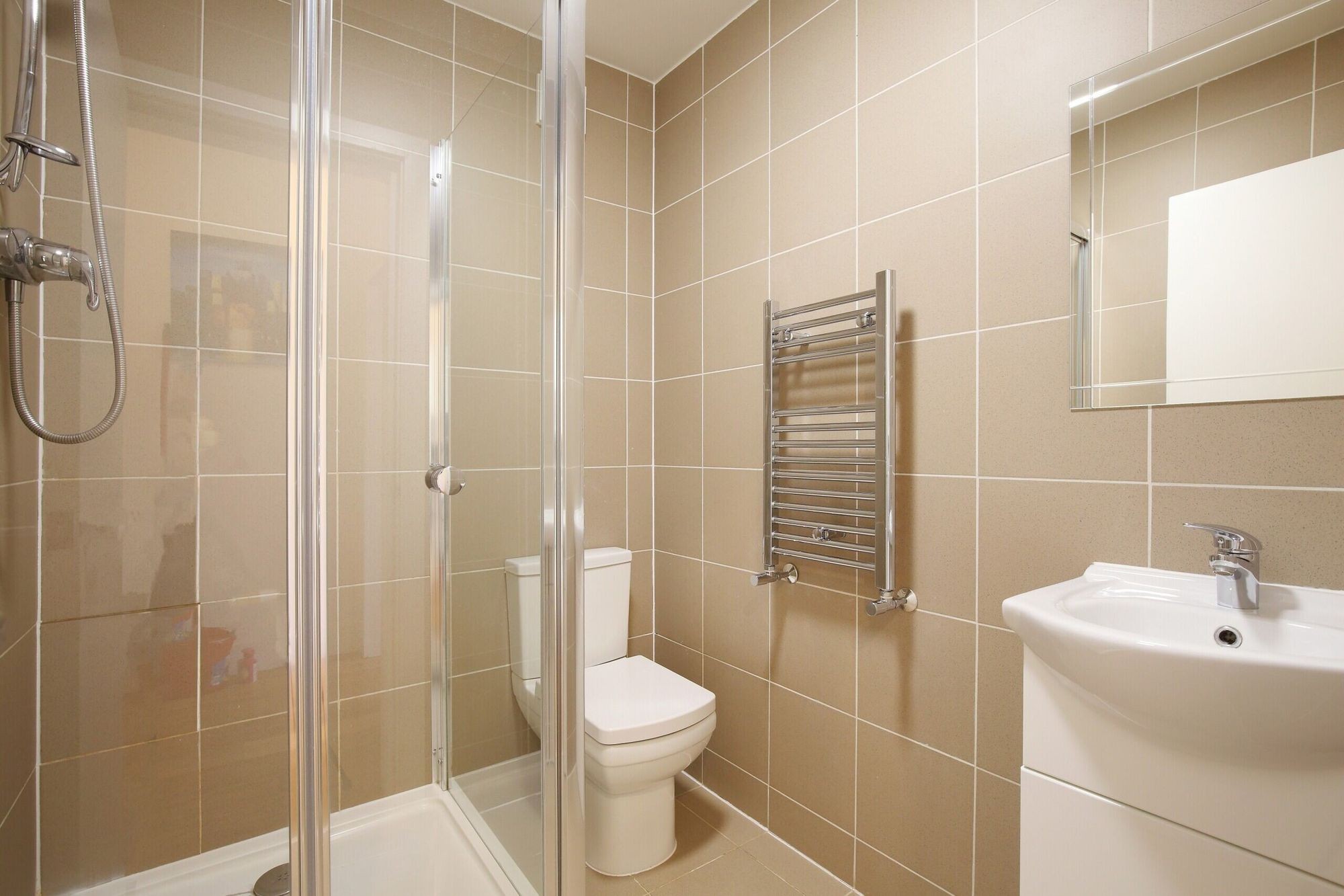 Images for Grenoble Gardens, London, N13 EAID:2092695728 BID:d78cdad6-8851-45ca-b966-38a91e6bb6bf