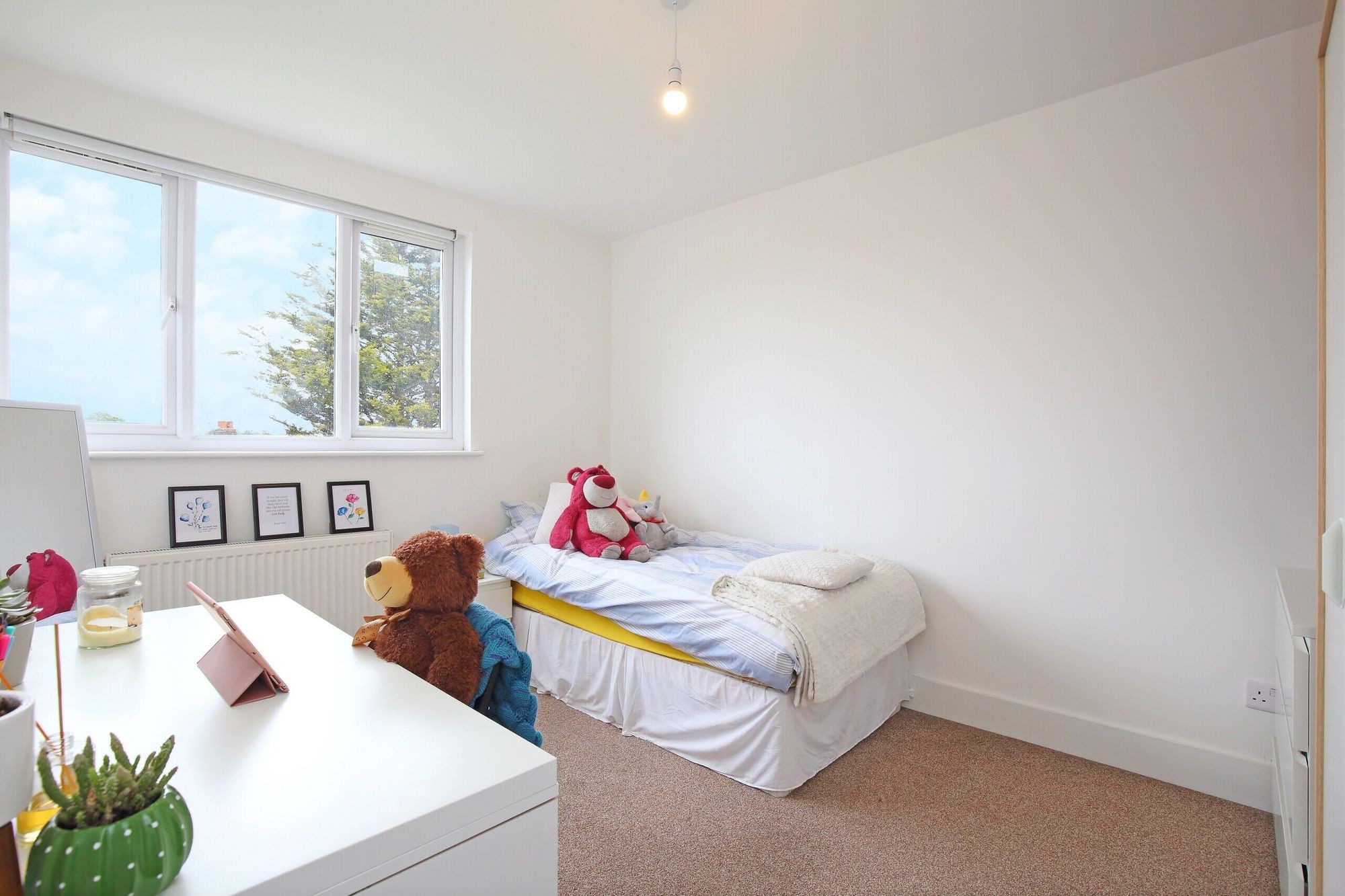 Images for Grenoble Gardens, London, N13 EAID:2092695728 BID:d78cdad6-8851-45ca-b966-38a91e6bb6bf