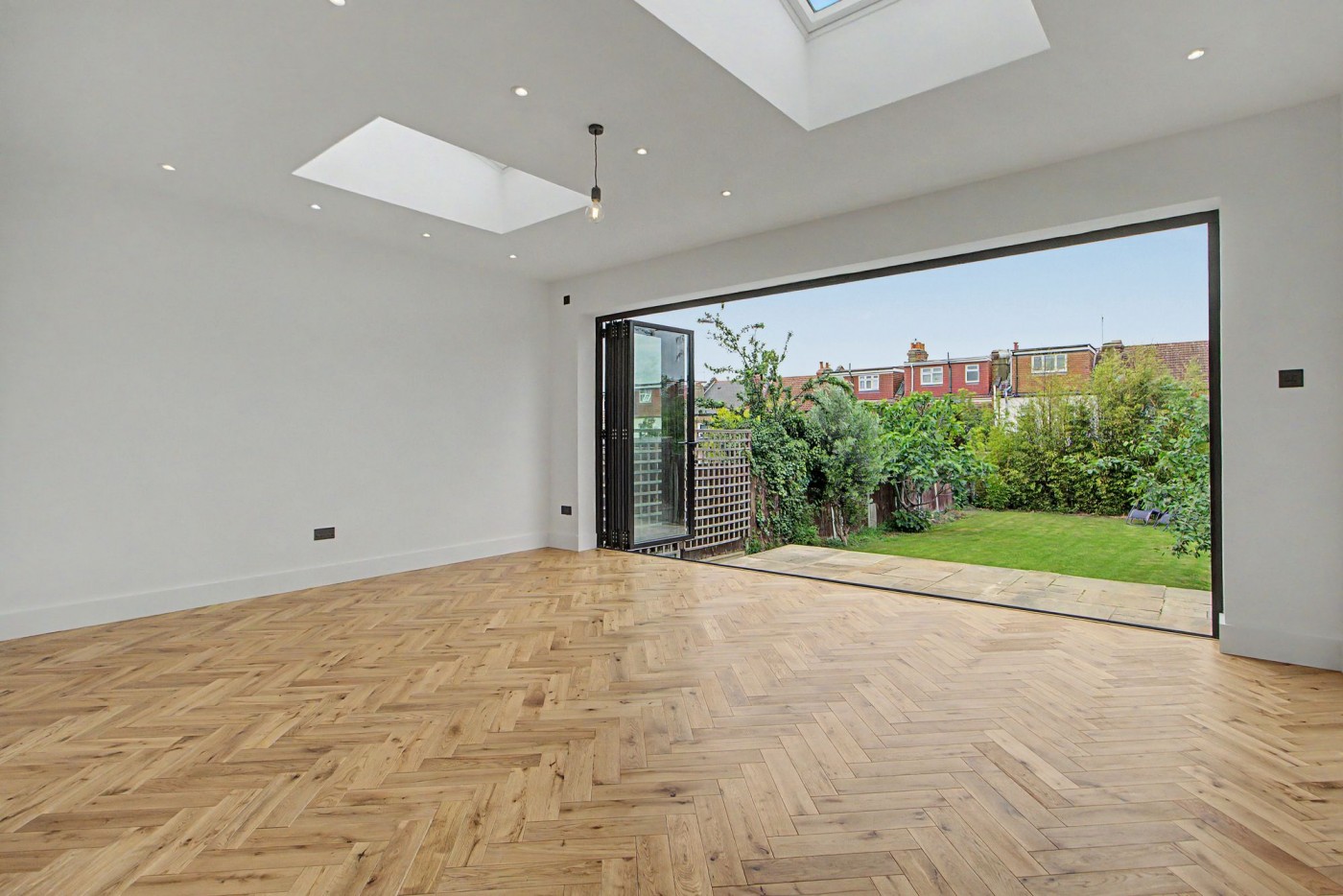 Images for Grenoble Gardens, London, N13 EAID:2092695728 BID:d78cdad6-8851-45ca-b966-38a91e6bb6bf