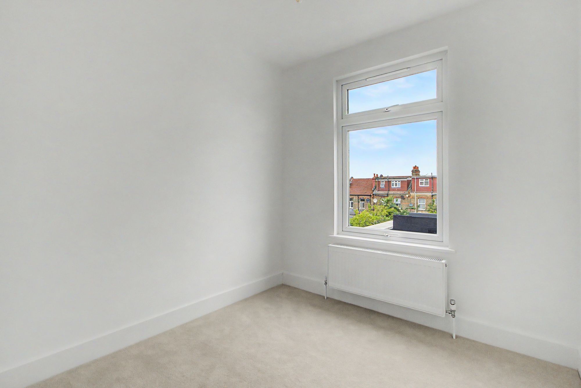 Images for Grenoble Gardens, London, N13 EAID:2092695728 BID:d78cdad6-8851-45ca-b966-38a91e6bb6bf
