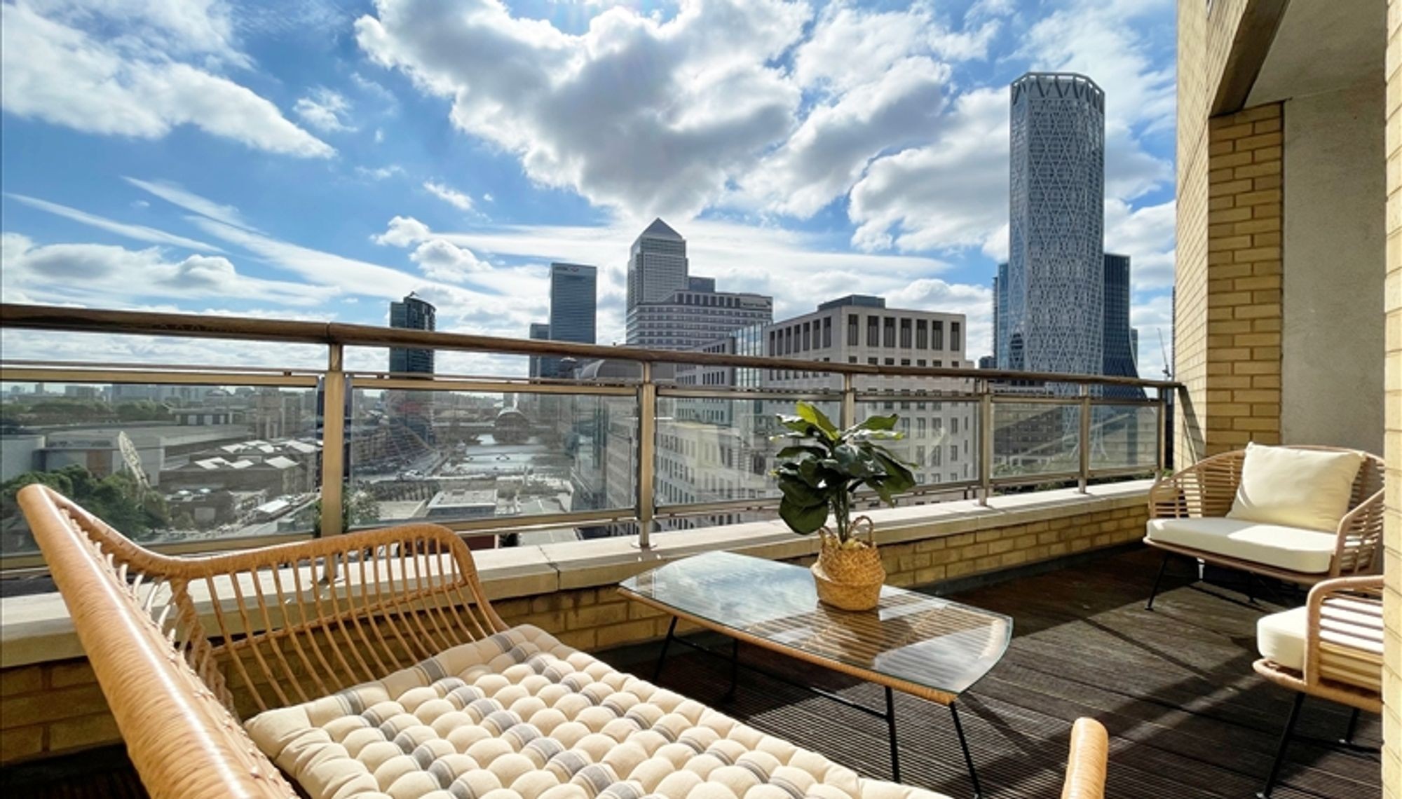 Images for Westferry Circus, London, E14 EAID:2092695728 BID:03b1b085-2c4d-4c75-8eea-20939b8639ac