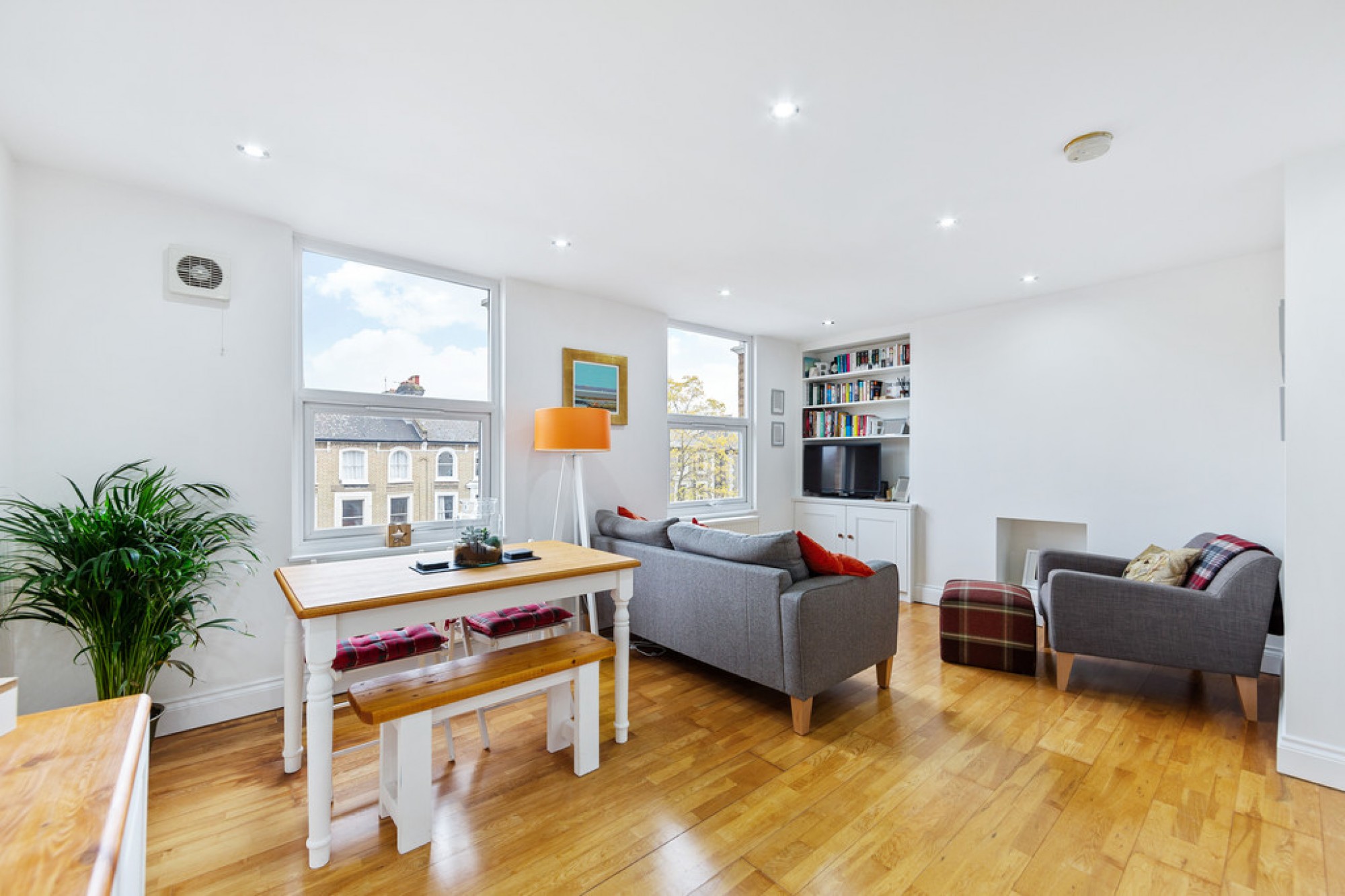 Wray Crescent, London