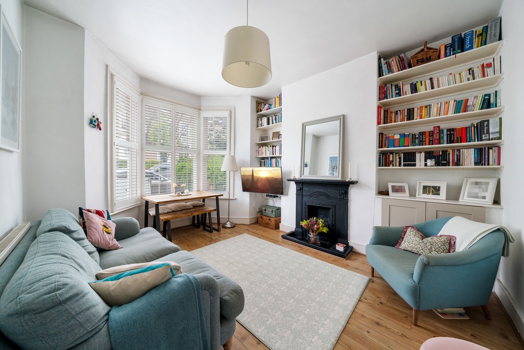 Shaftesbury Road N19 4QN David Andrew