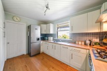 Images for Stanley Road E18 2NS