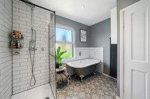 Images for Stanley Road E18 2NS