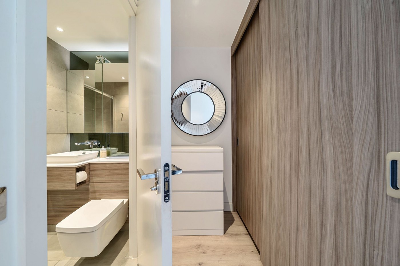 Images for High Street, Compass Court High Street, N8 EAID:2092695728 BID:a6721746-bd1f-4561-86df-c186f35b52e2