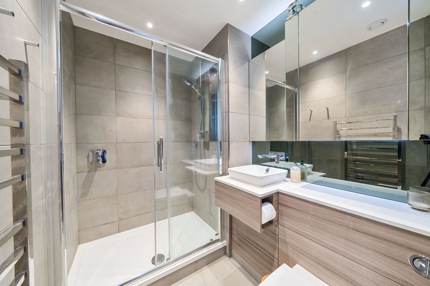 Images for High Street, Compass Court High Street, N8 EAID:2092695728 BID:a6721746-bd1f-4561-86df-c186f35b52e2