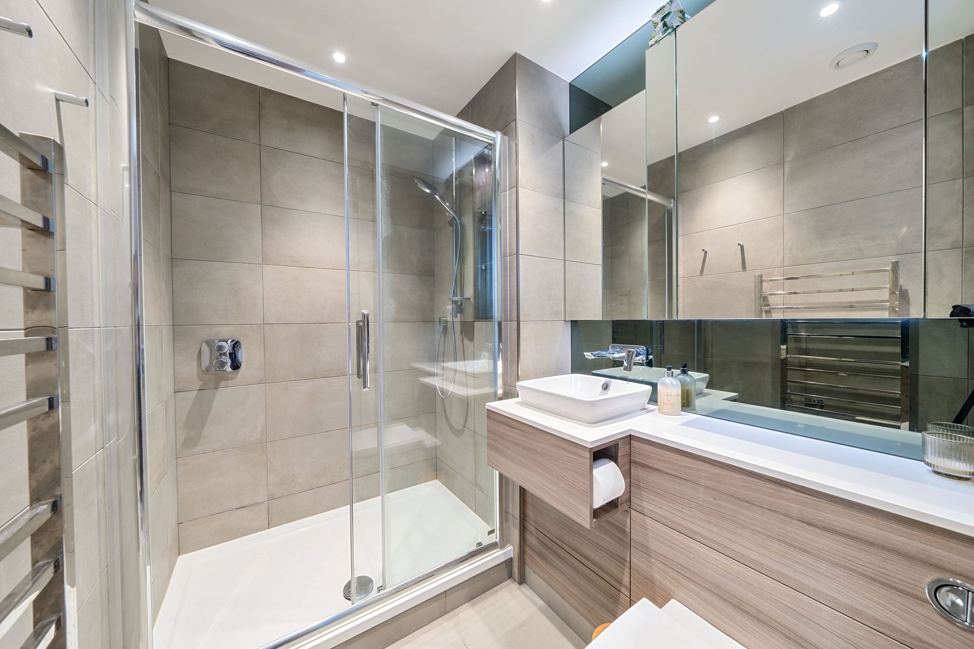 Images for High Street, Compass Court High Street, N8 EAID:2092695728 BID:a6721746-bd1f-4561-86df-c186f35b52e2