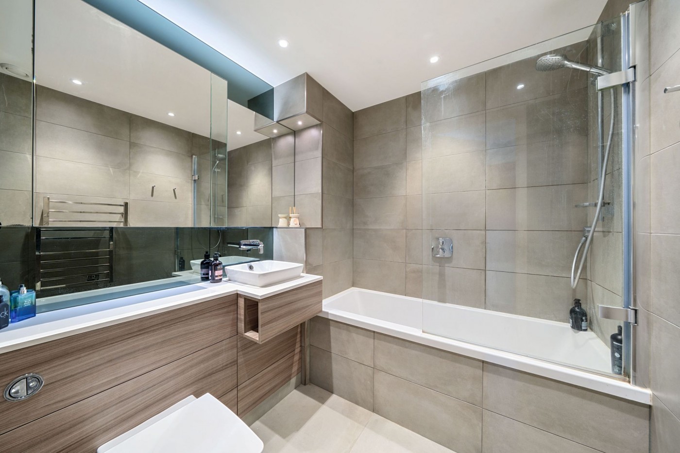 Images for High Street, Compass Court High Street, N8 EAID:2092695728 BID:a6721746-bd1f-4561-86df-c186f35b52e2