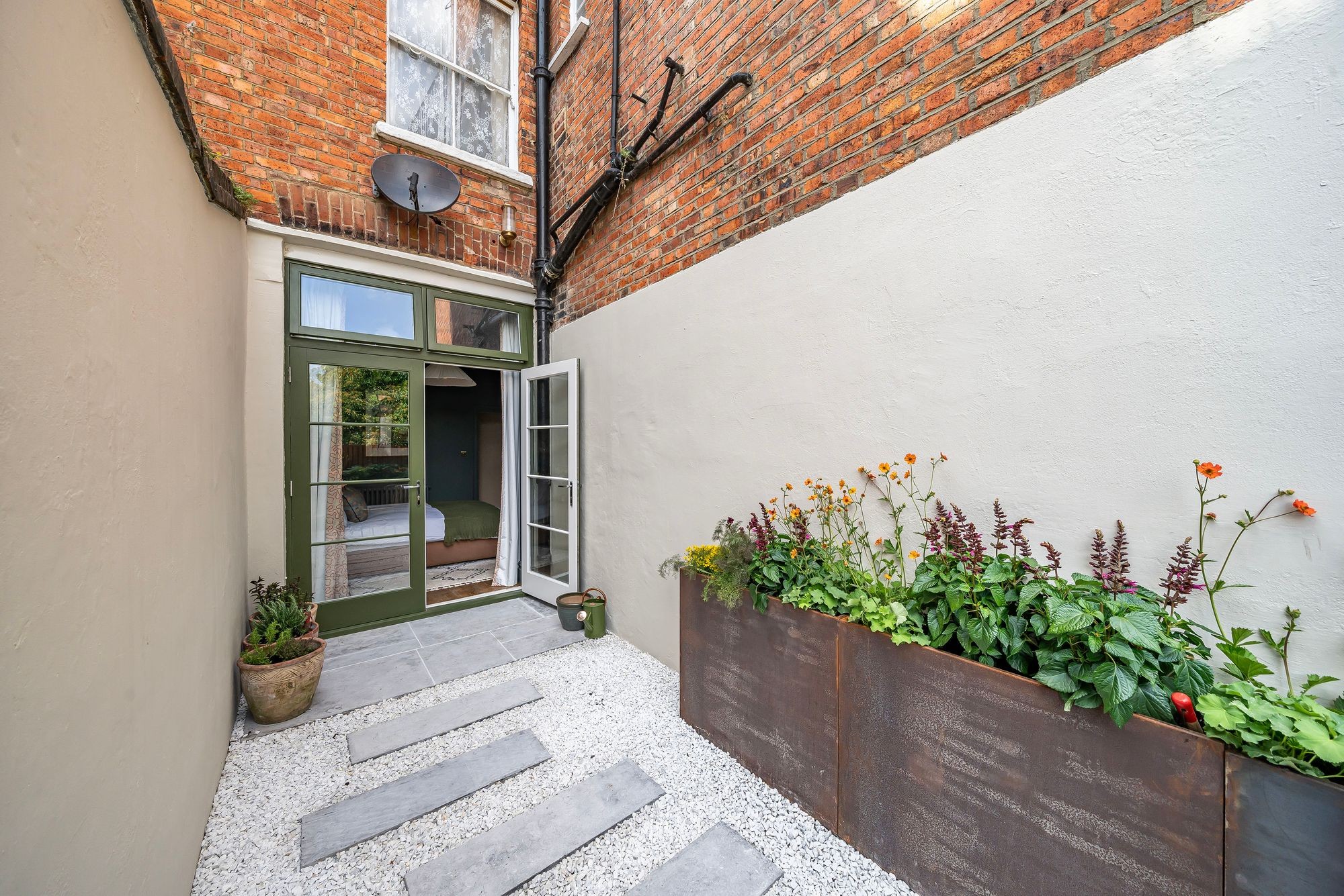 Images for Whitehall Park, London, N19 EAID:2092695728 BID:a6721746-bd1f-4561-86df-c186f35b52e2