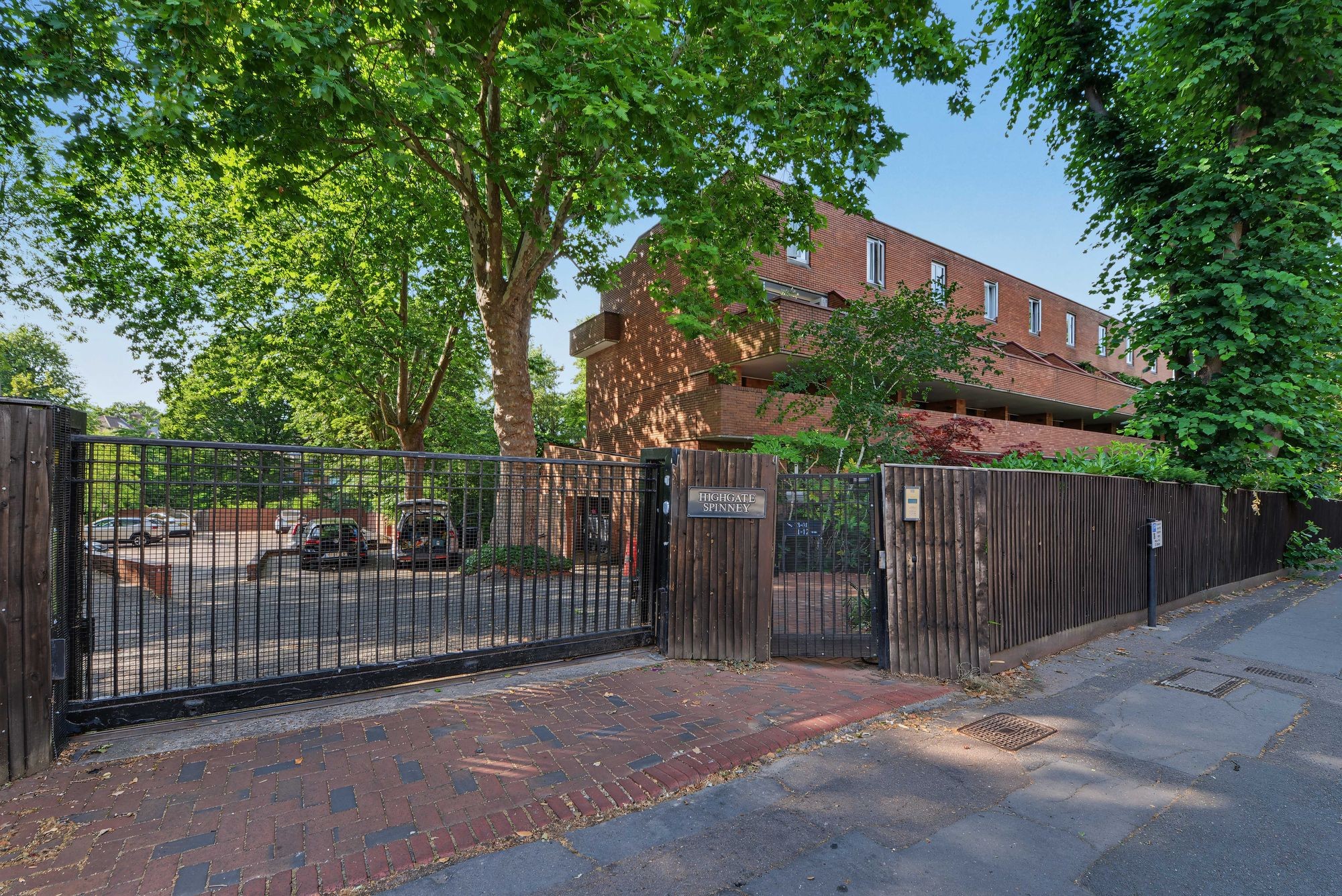 Images for Crescent Road, London, N8 EAID:2092695728 BID:d78cdad6-8851-45ca-b966-38a91e6bb6bf