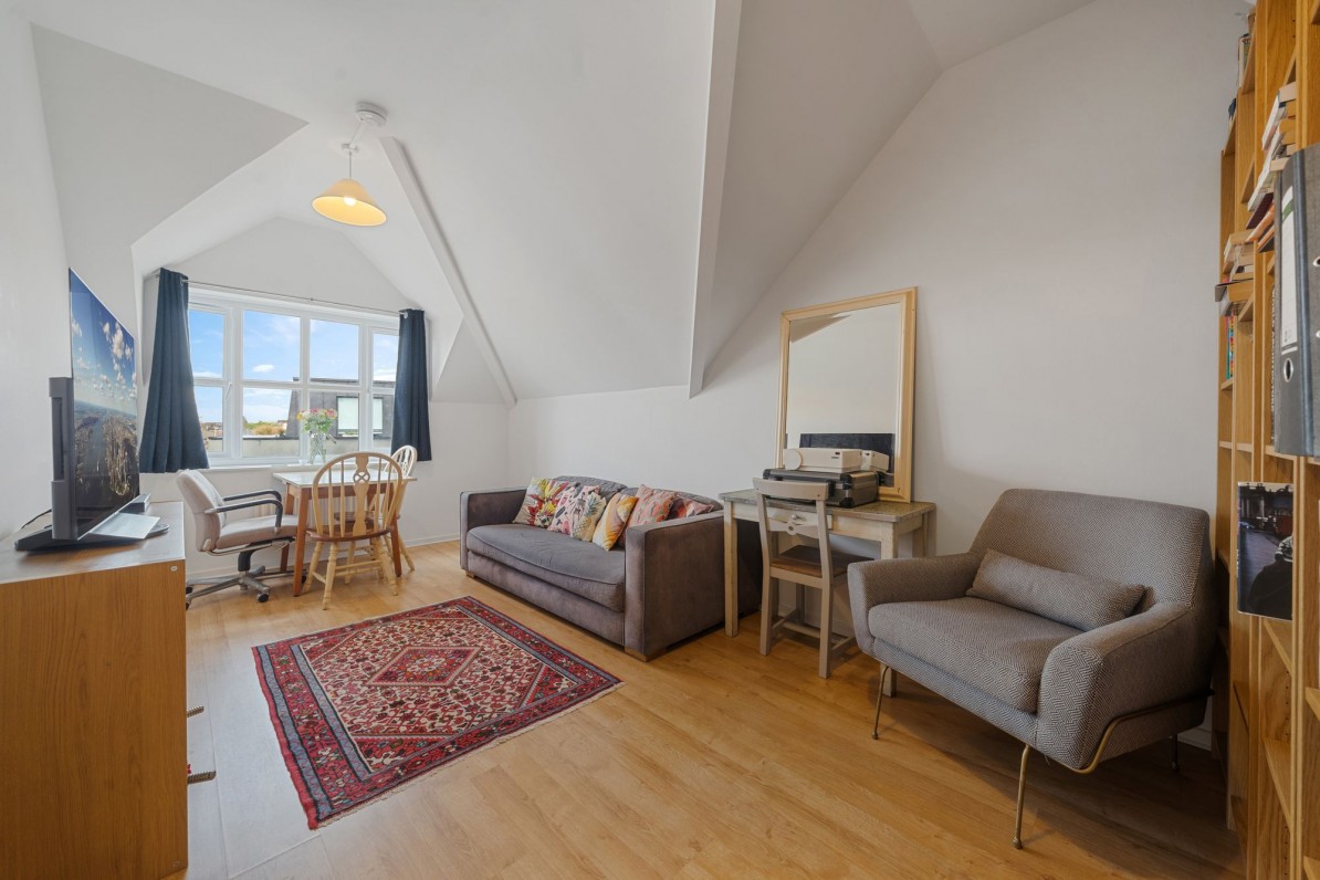 Park Road, Coulsden Court, N8 - EAID:2092695728, BID:d78cdad6-8851-45ca-b966-38a91e6bb6bf