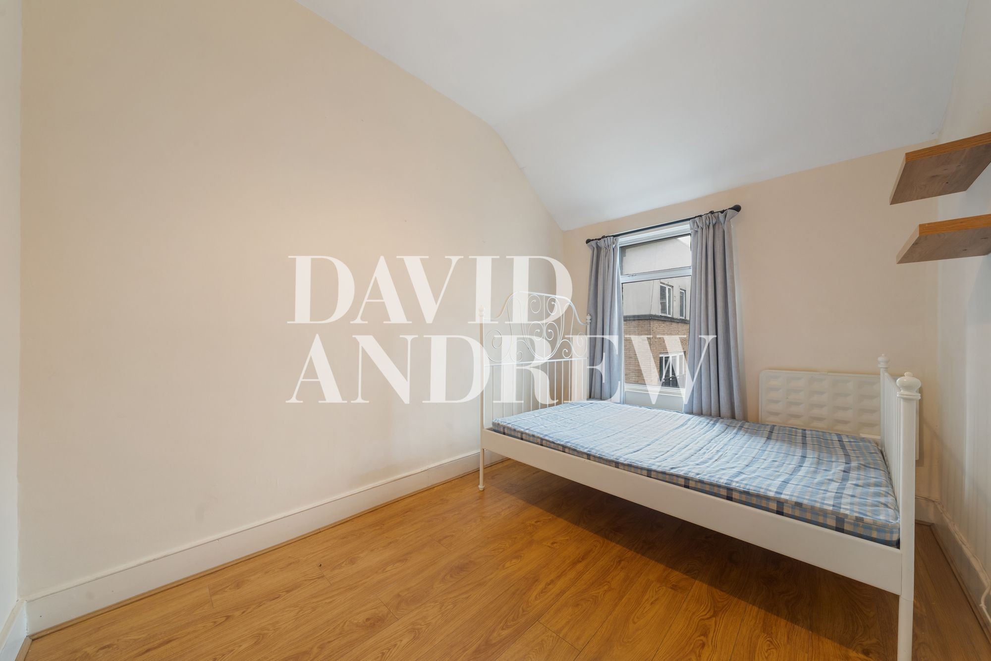 Images for Holloway Road, London, N7 EAID:2092695728 BID:a6721746-bd1f-4561-86df-c186f35b52e2
