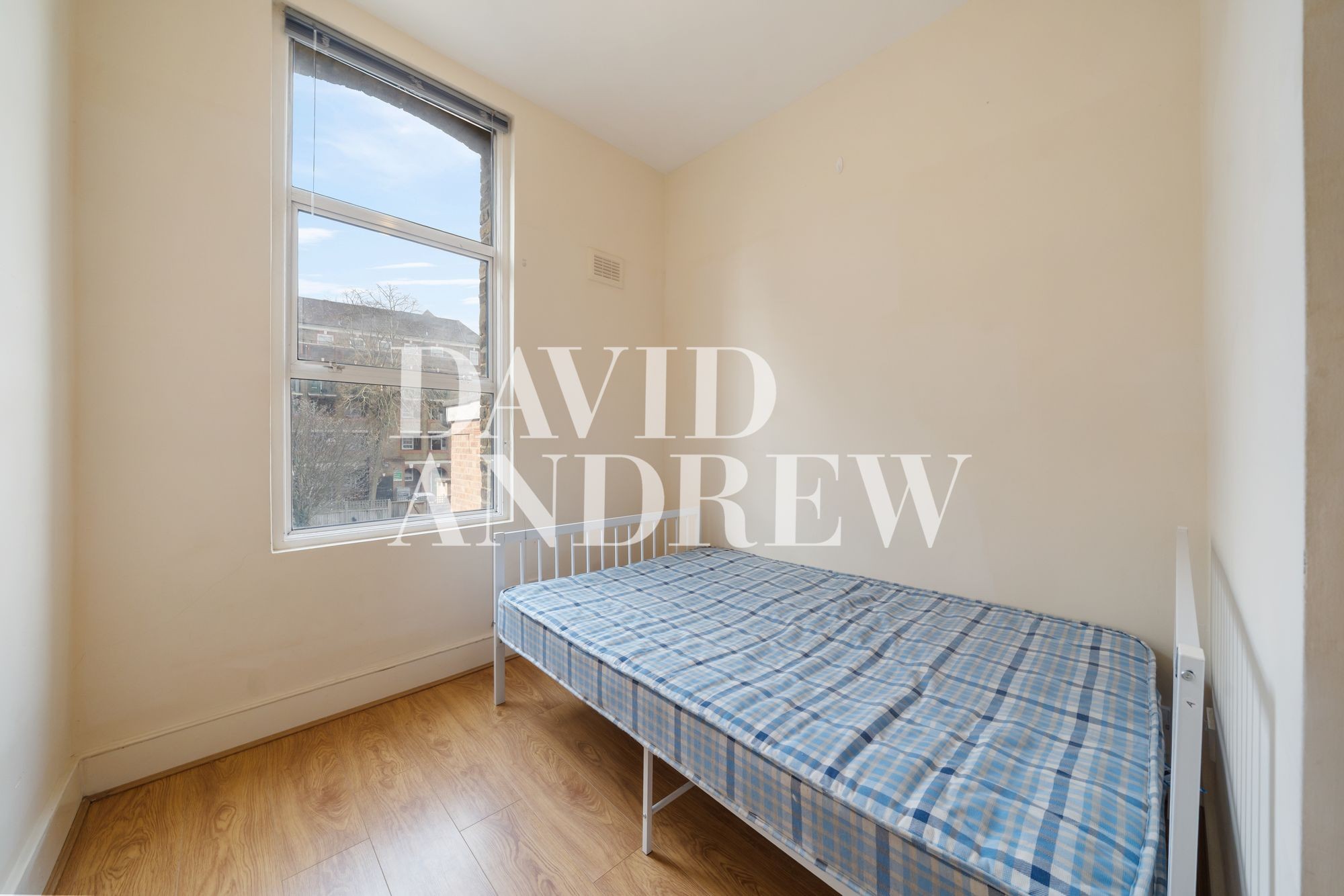 Images for Holloway Road, London, N7 EAID:2092695728 BID:a6721746-bd1f-4561-86df-c186f35b52e2