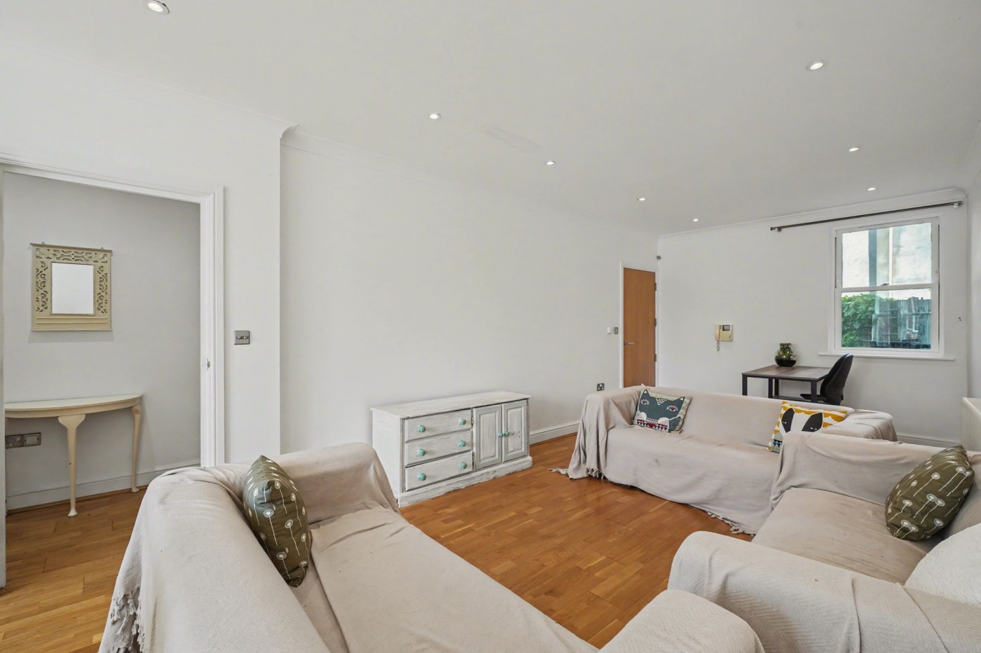 Images for Mount Pleasant Crescent, London, N4 EAID:2092695728 BID:d78cdad6-8851-45ca-b966-38a91e6bb6bf