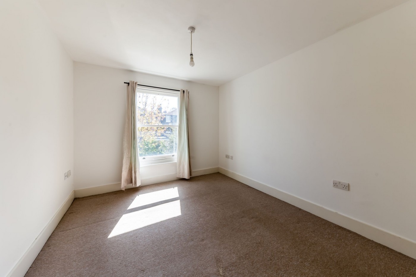 Images for Reighton Road, London, E5 EAID:2092695728 BID:03b1b085-2c4d-4c75-8eea-20939b8639ac