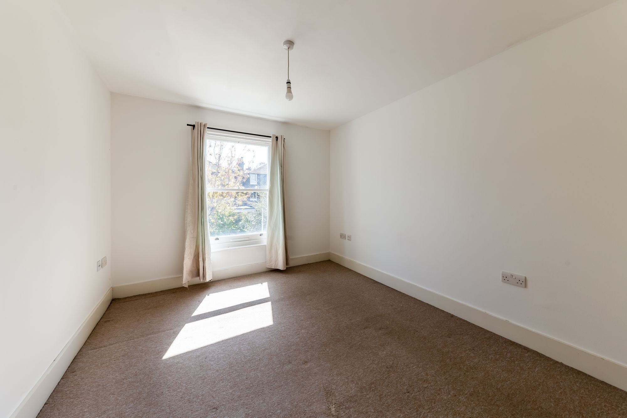 Images for Reighton Road, London, E5 EAID:2092695728 BID:03b1b085-2c4d-4c75-8eea-20939b8639ac