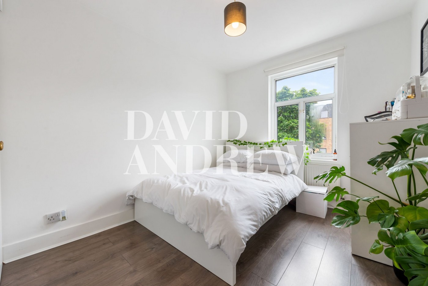 Images for Camden High Street, London, NW1 EAID:2092695728 BID:a6721746-bd1f-4561-86df-c186f35b52e2