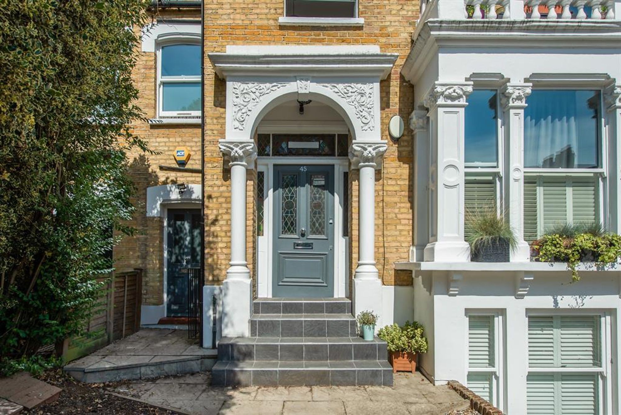 Queen Elizabeths Walk, London, N16