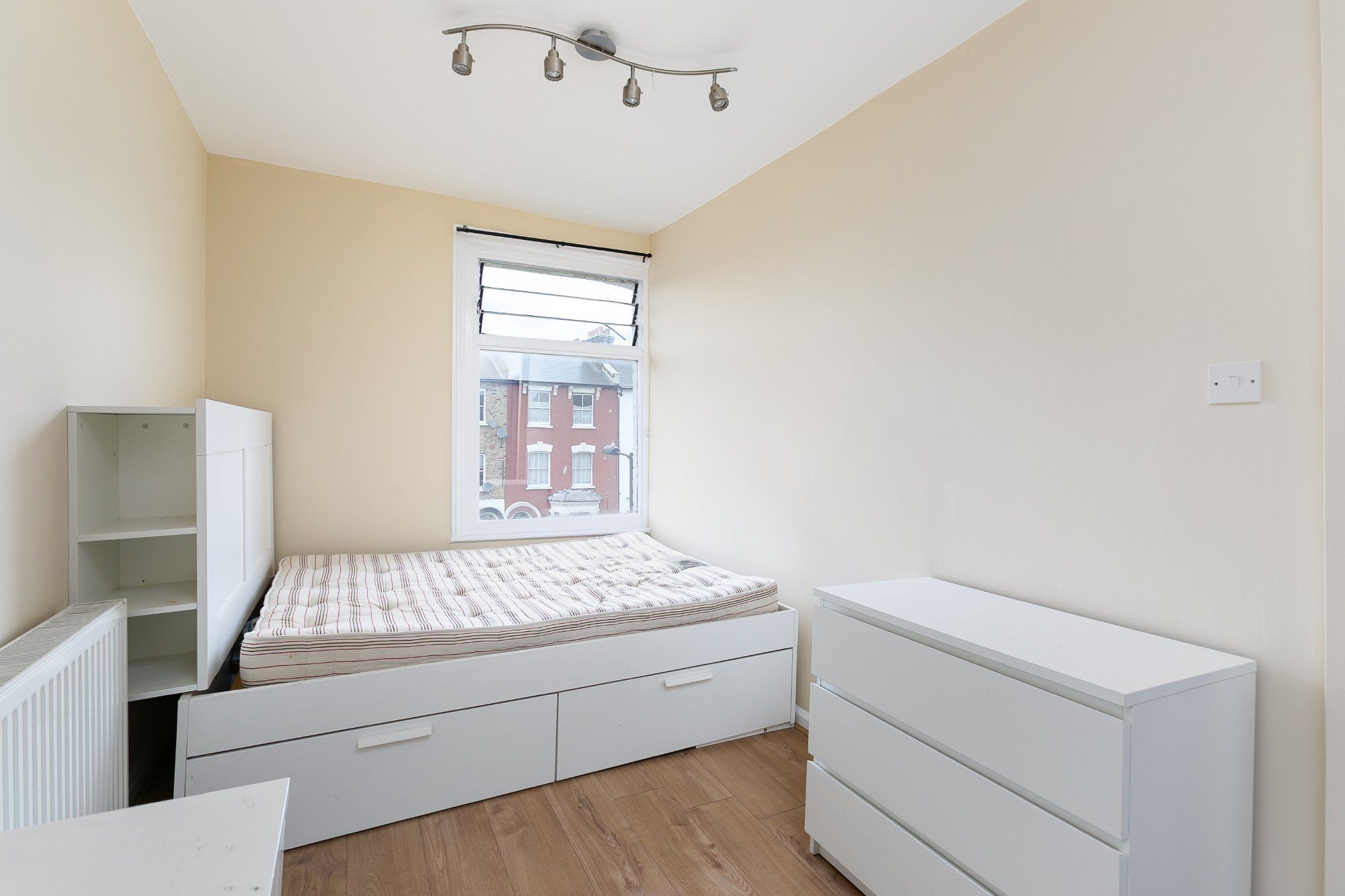 Images for Graham Road, London, E8 EAID:2092695728 BID:03b1b085-2c4d-4c75-8eea-20939b8639ac