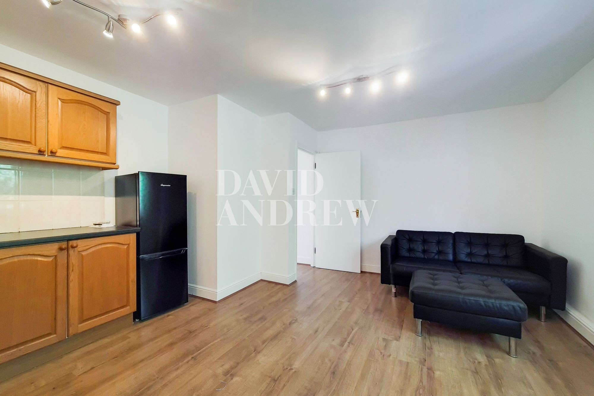 Images for Chatterton Road, London, N4 EAID:2092695728 BID:03b1b085-2c4d-4c75-8eea-20939b8639ac