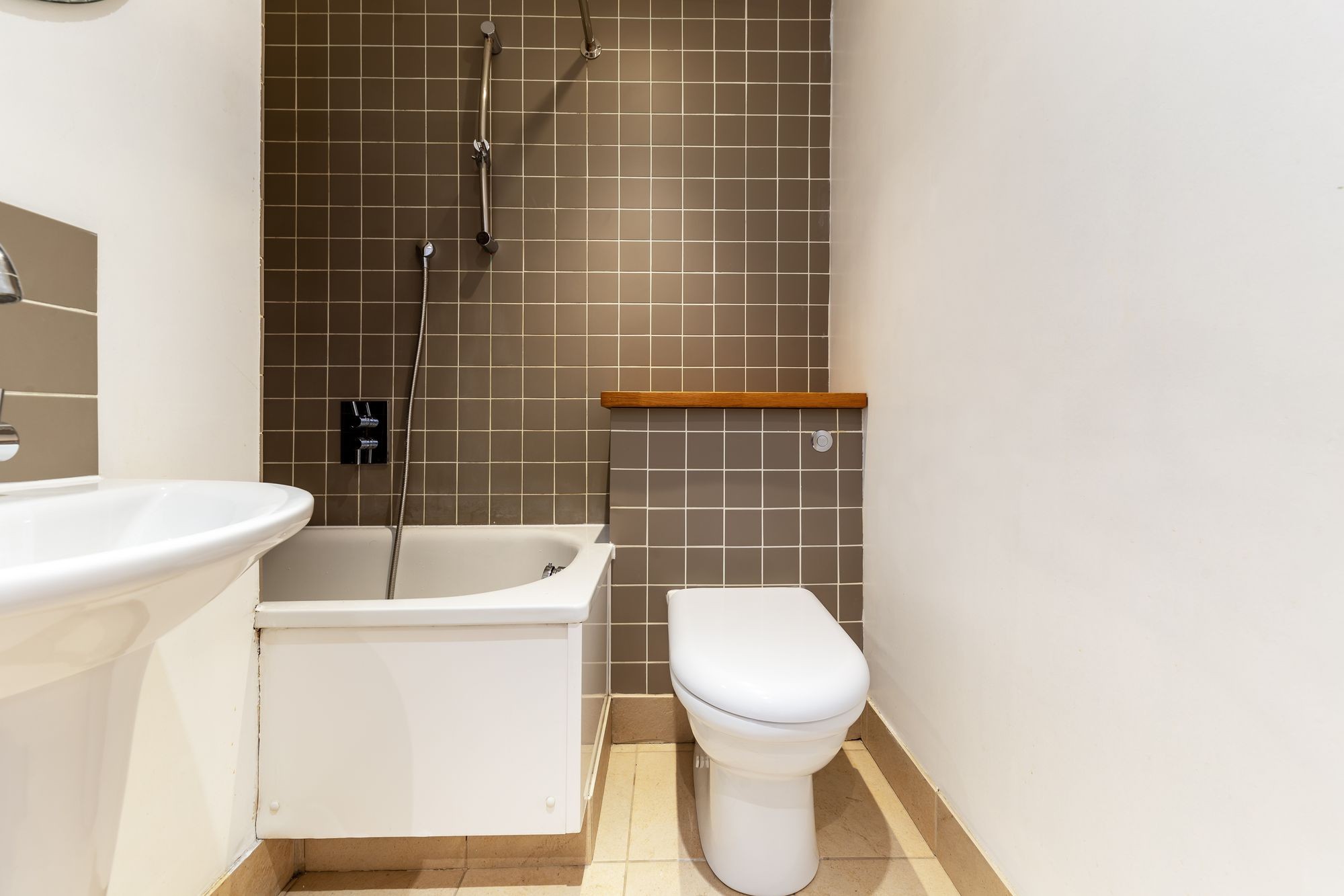 Images for Reighton Road, London, E5 EAID:2092695728 BID:03b1b085-2c4d-4c75-8eea-20939b8639ac