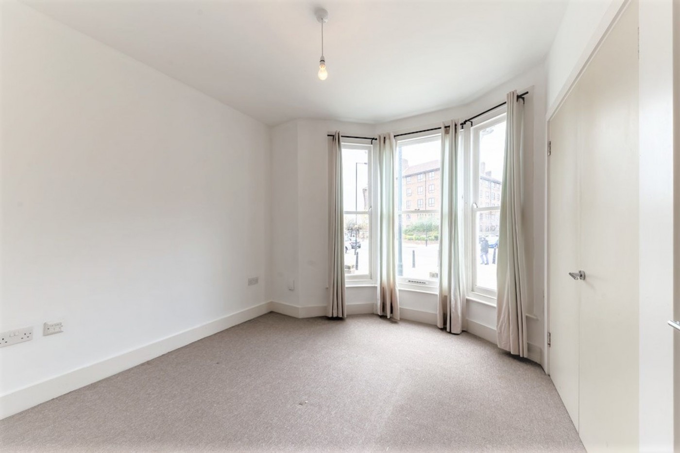 Images for Reighton Road, London, E5 EAID:2092695728 BID:03b1b085-2c4d-4c75-8eea-20939b8639ac