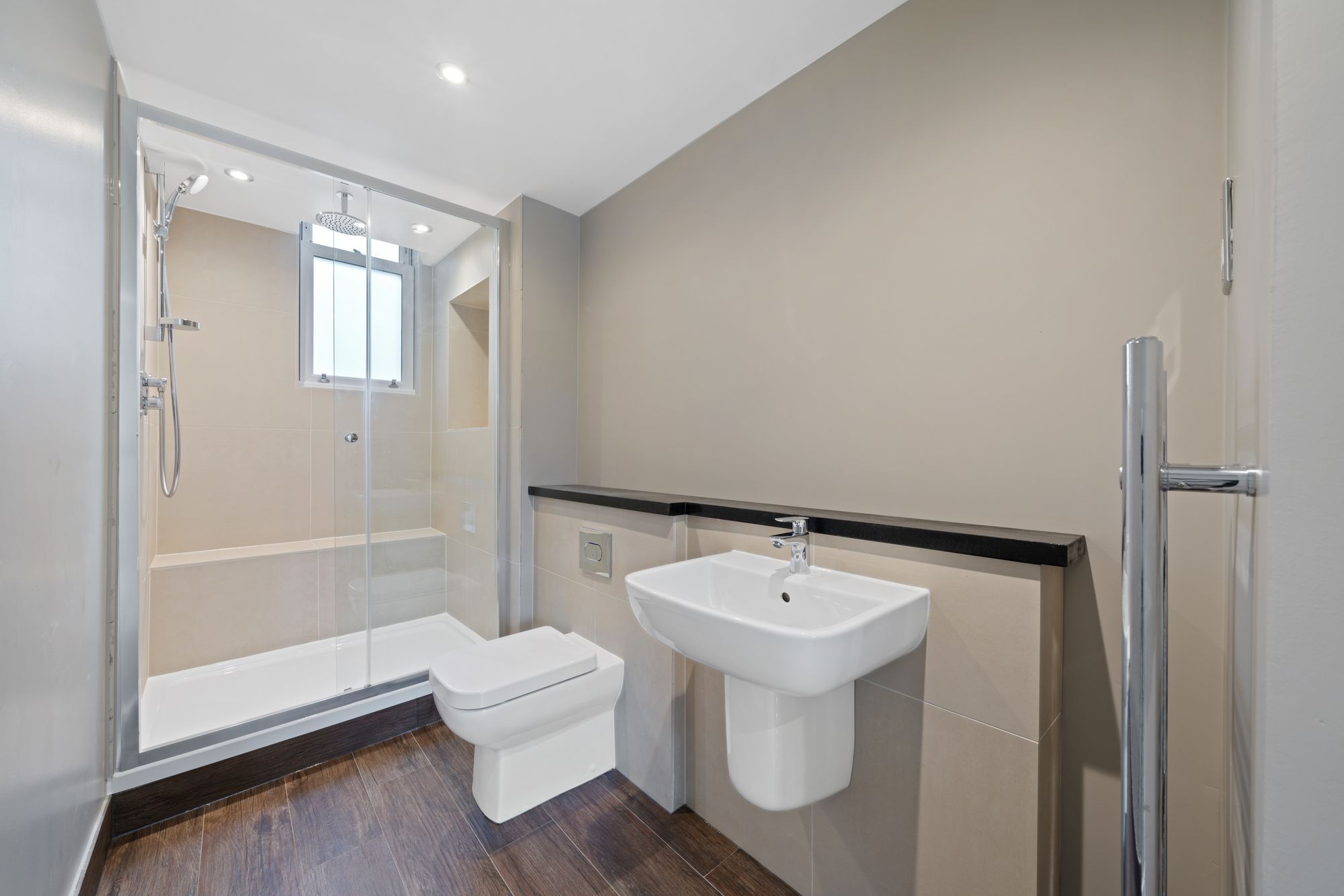 Images for Queens Drive, London, N4 EAID:2092695728 BID:03b1b085-2c4d-4c75-8eea-20939b8639ac