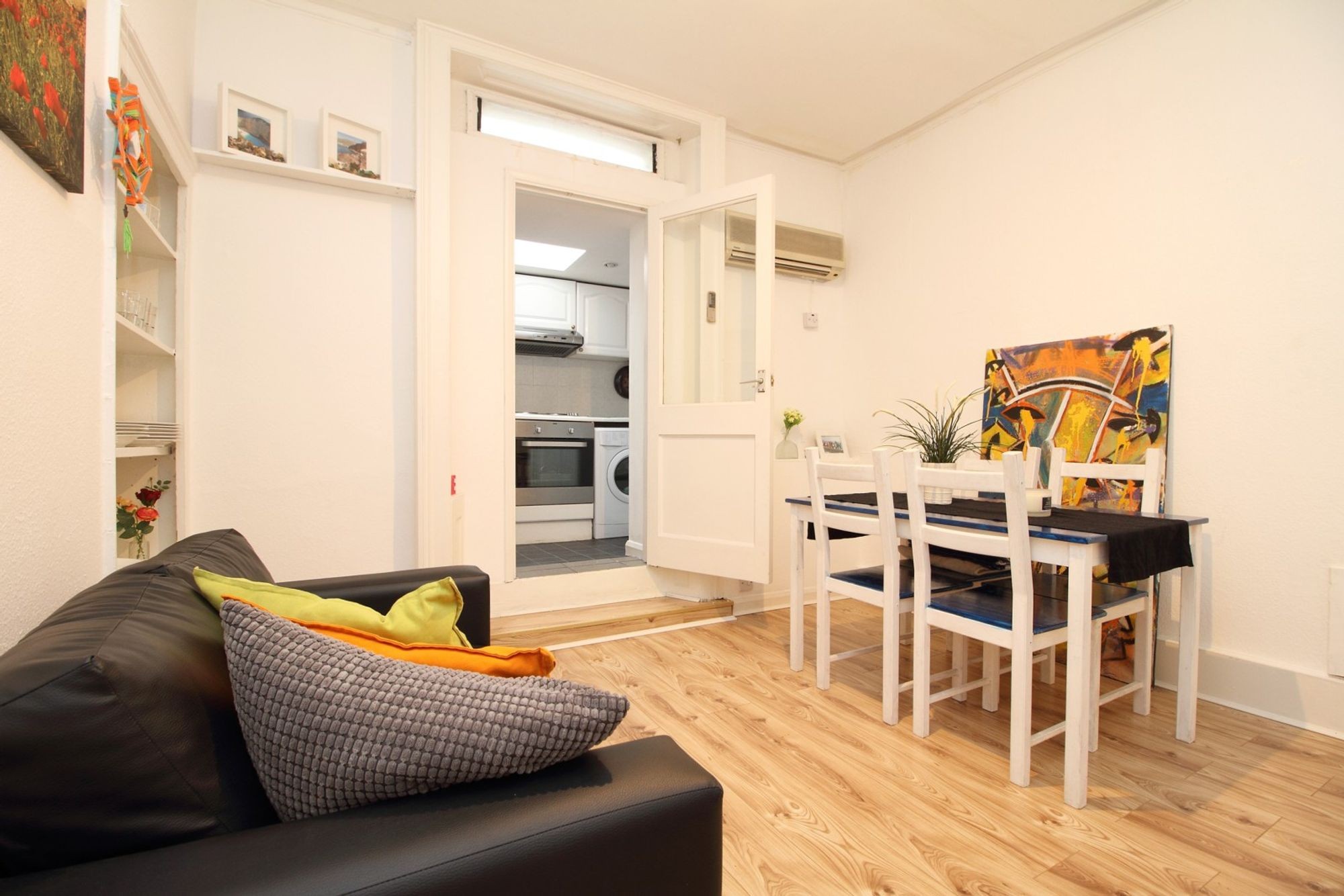 Images for Tottenham Court Road, London, W1T EAID:2092695728 BID:a6721746-bd1f-4561-86df-c186f35b52e2