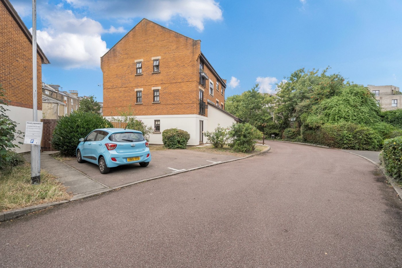 Images for Moriatry Close, London, N7 EAID:2092695728 BID:a6721746-bd1f-4561-86df-c186f35b52e2
