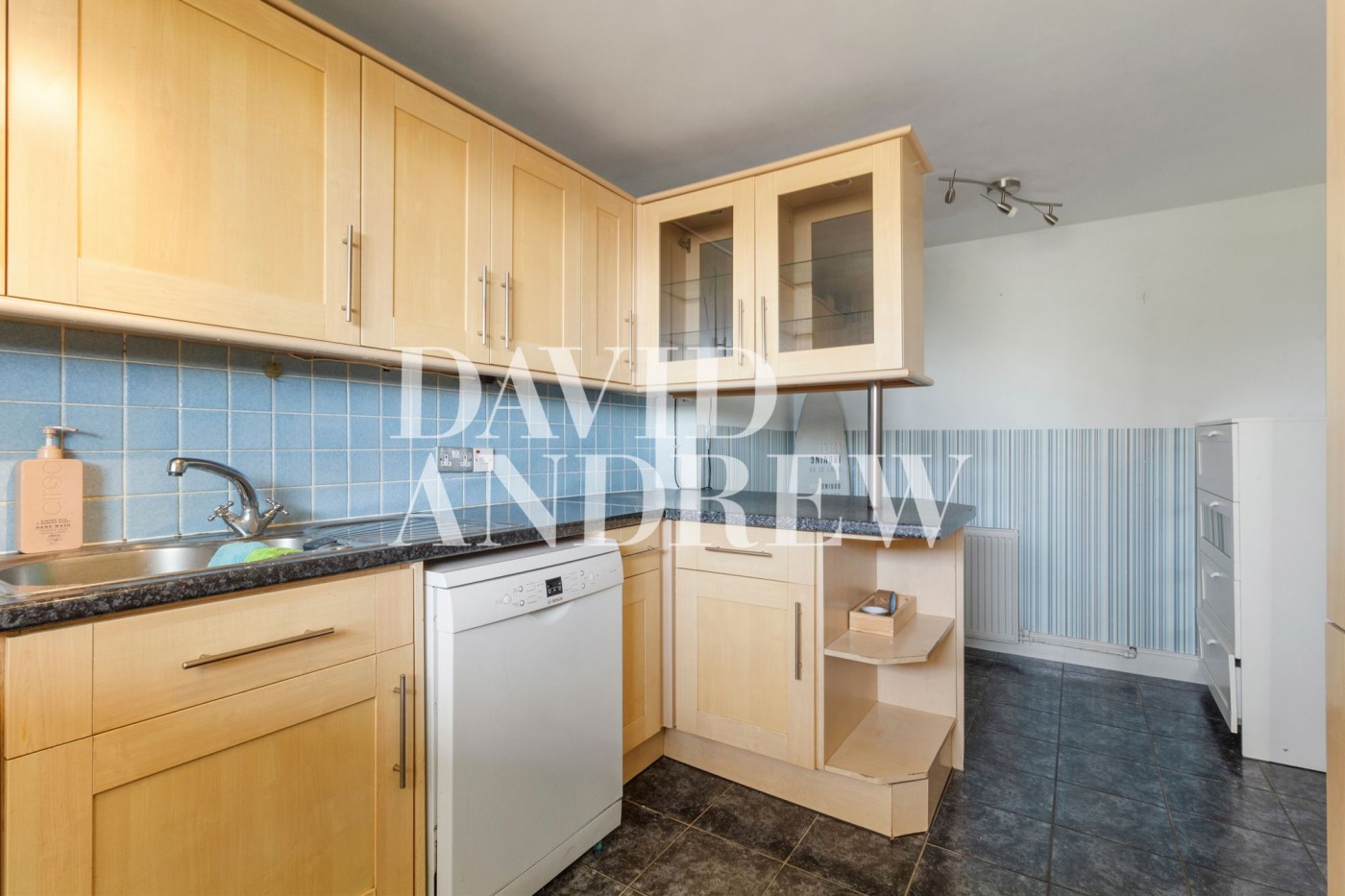 Images for Palmers Road, London, N11 EAID:2092695728 BID:d78cdad6-8851-45ca-b966-38a91e6bb6bf