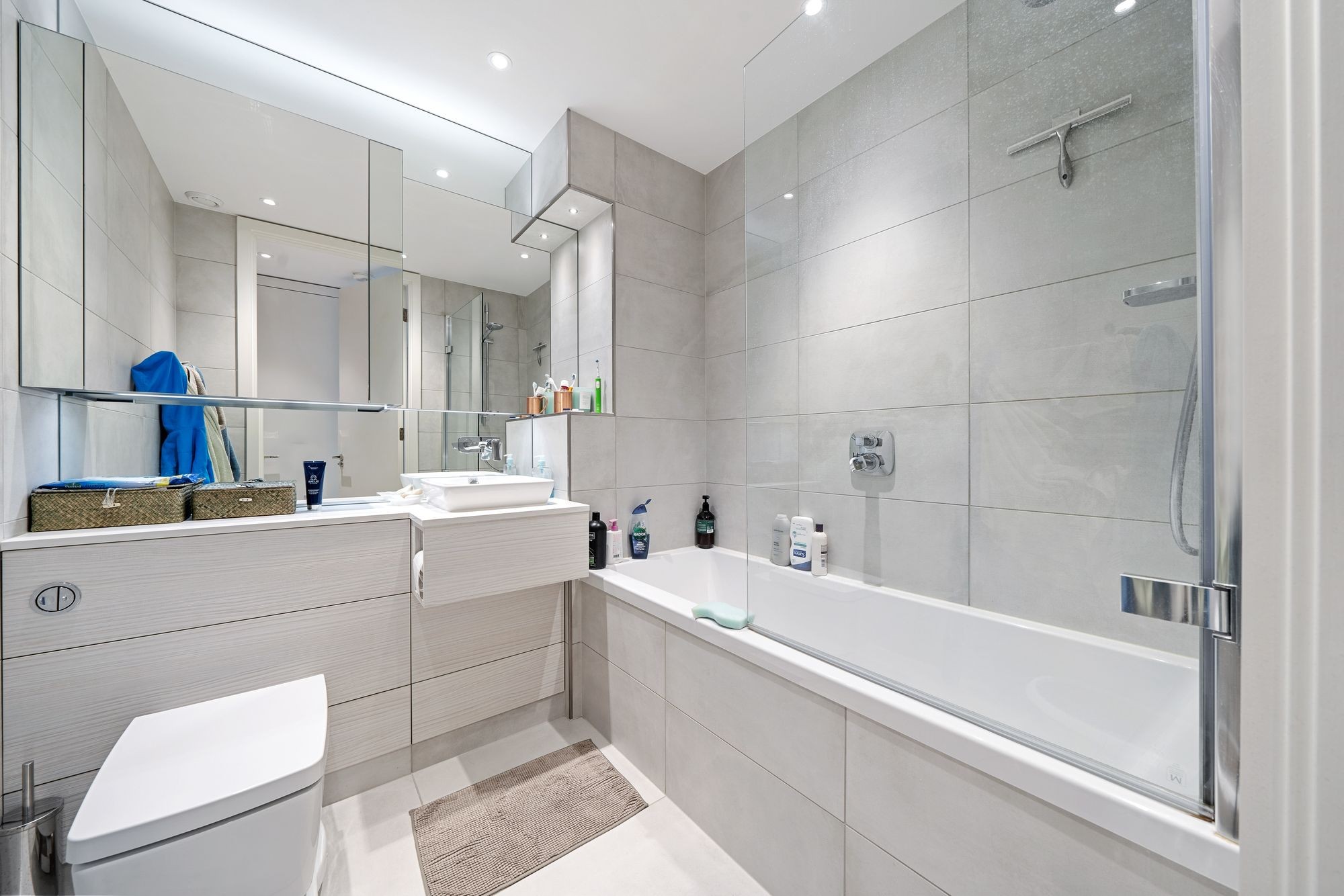 Images for High Street, Hamlet Court High Street, N8 EAID:2092695728 BID:d78cdad6-8851-45ca-b966-38a91e6bb6bf