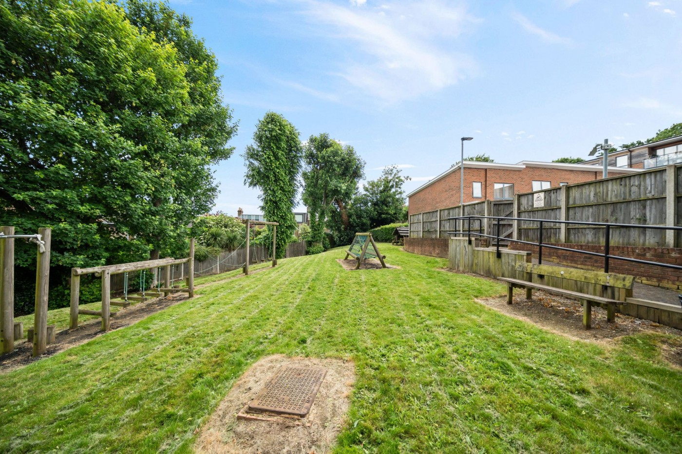 Images for Dickenson Road, London, N8 EAID:2092695728 BID:d78cdad6-8851-45ca-b966-38a91e6bb6bf