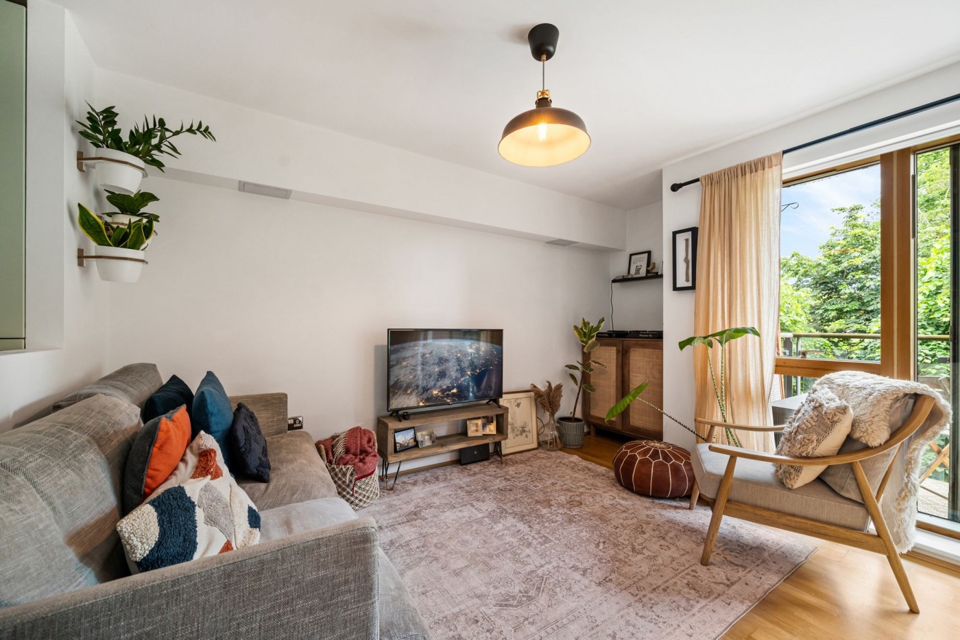 Images for Dickenson Road, London, N8 EAID:2092695728 BID:d78cdad6-8851-45ca-b966-38a91e6bb6bf