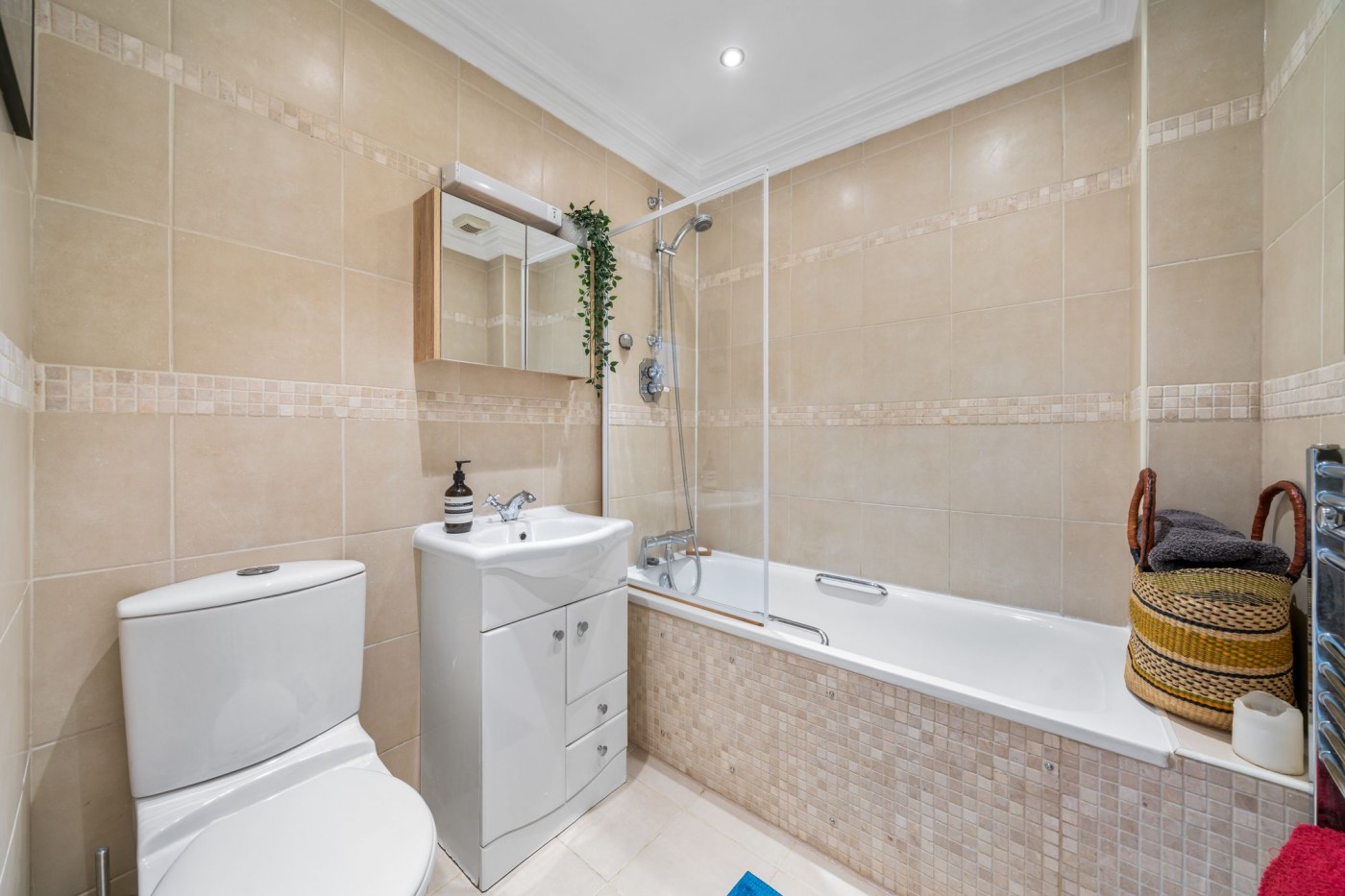Images for Holloway Road, London, N19 EAID:2092695728 BID:a6721746-bd1f-4561-86df-c186f35b52e2