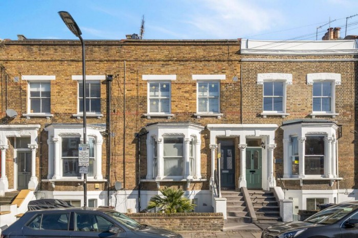 Mortgage Rates Fall to 4.25% – A Boost for the UK Property Market