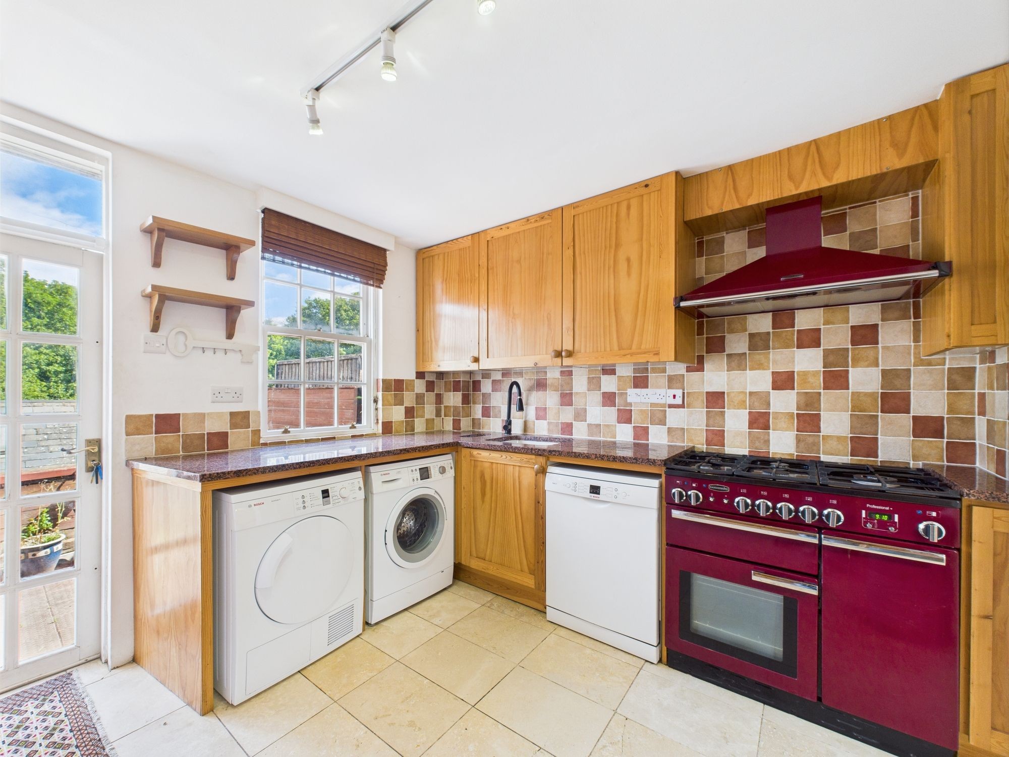 Images for Highgate High Street, London, N6 EAID:2092695728 BID:a6721746-bd1f-4561-86df-c186f35b52e2