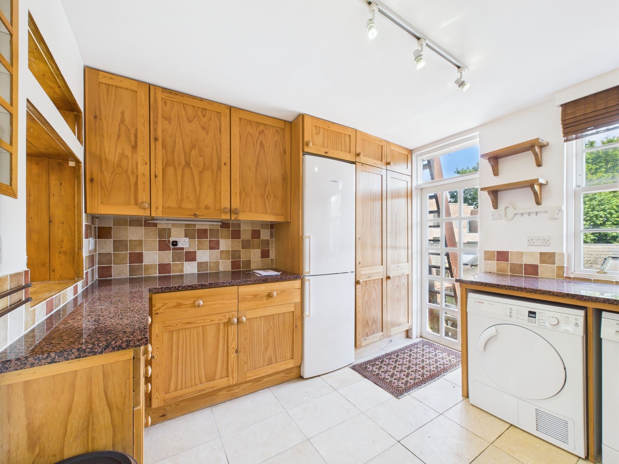 Images for Highgate High Street, London, N6 EAID:2092695728 BID:a6721746-bd1f-4561-86df-c186f35b52e2