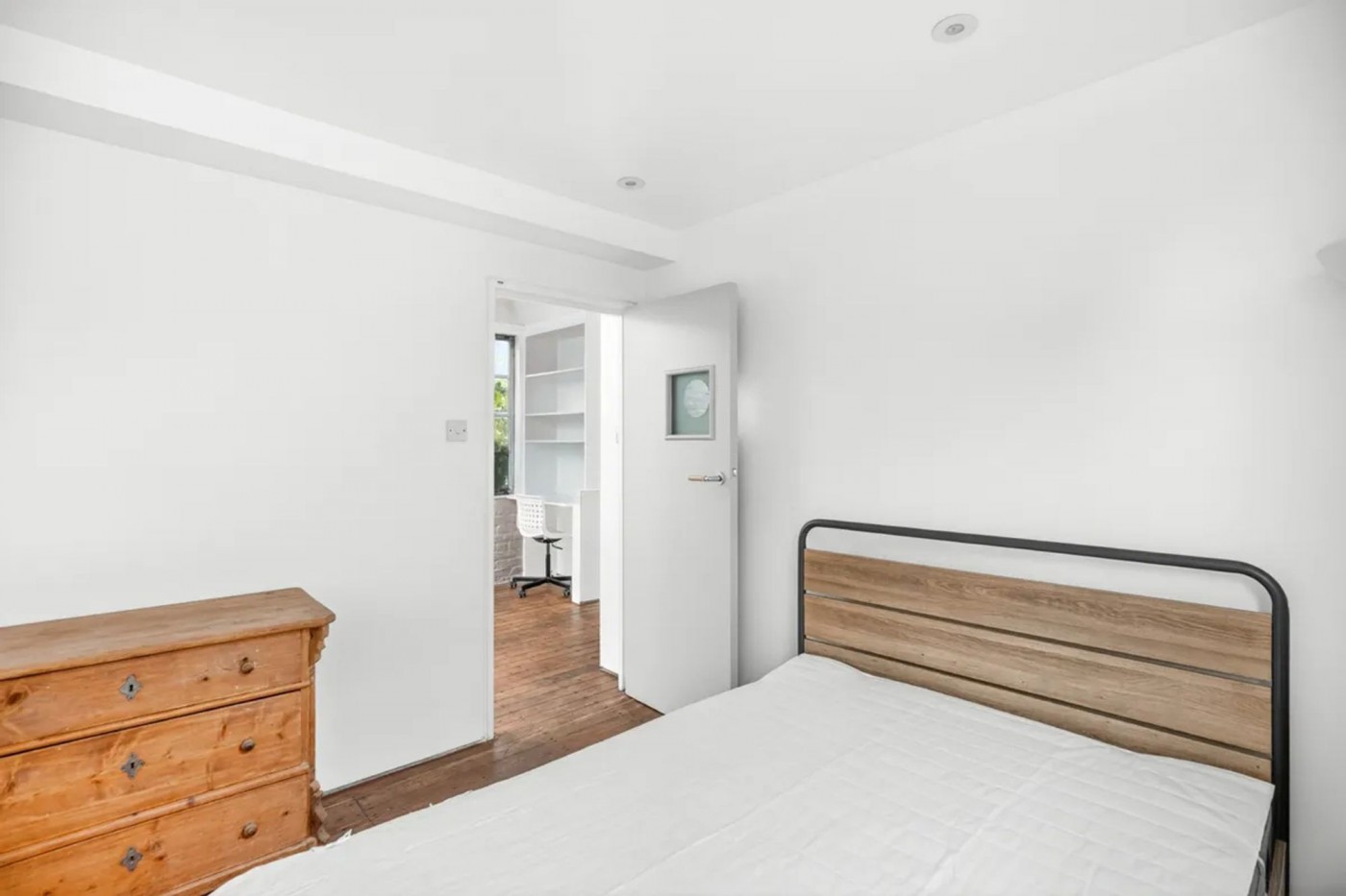 Images for Coleridge Mews, Coleridge Road, N4 EAID:2092695728 BID:d78cdad6-8851-45ca-b966-38a91e6bb6bf
